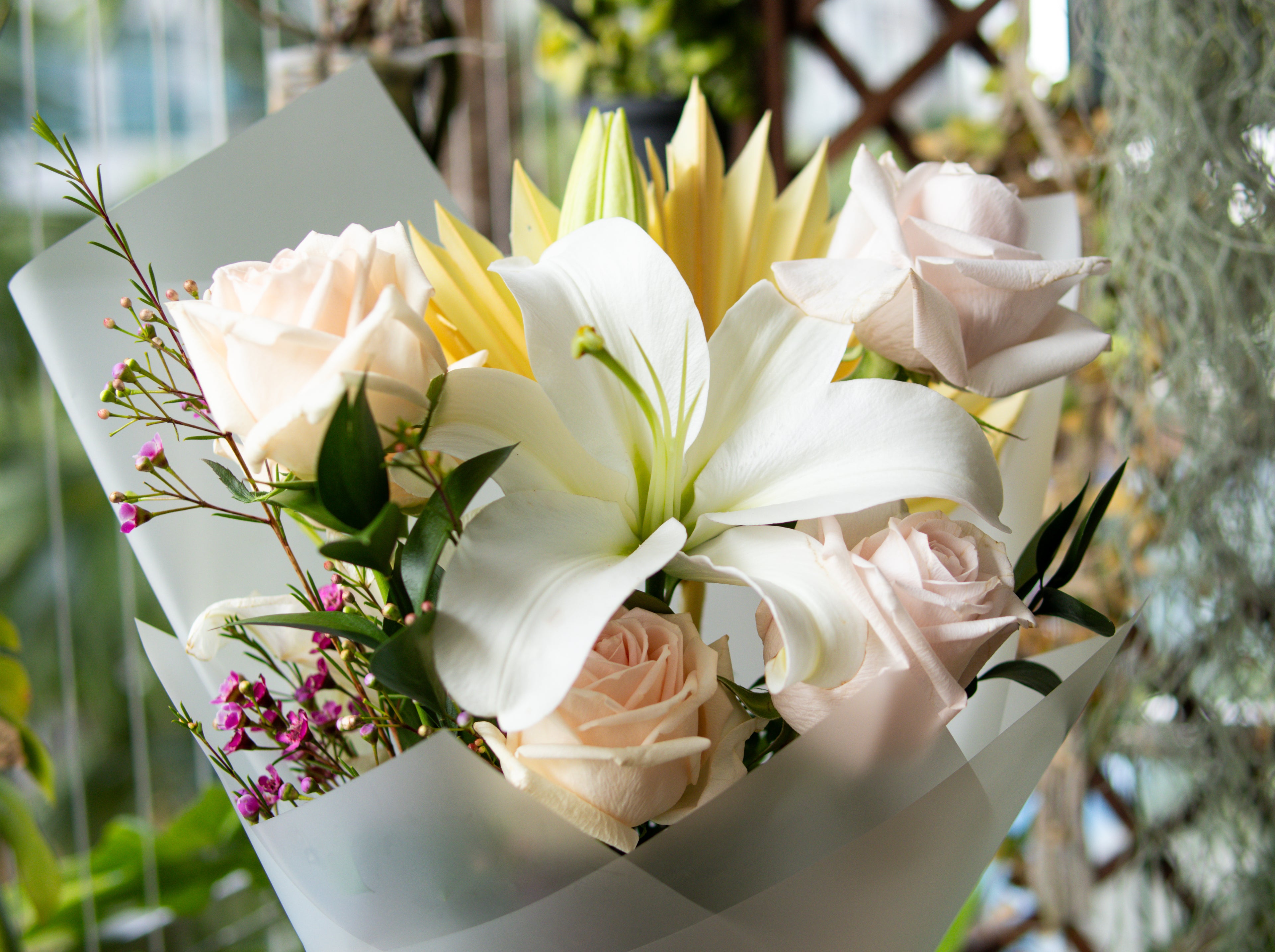 Rustique Flora white lily flower bouquet for delivery in Singapore
