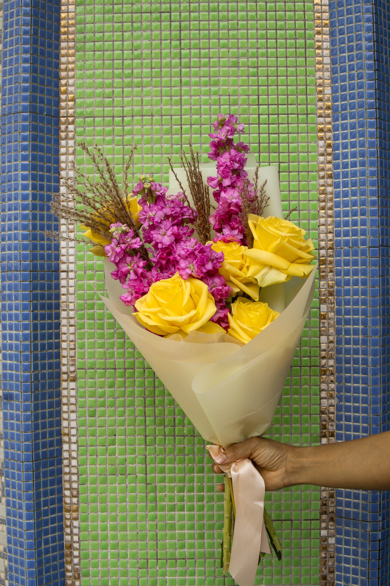 Pink Lemon Bouquet – Pink Matthiolas & Yellow Roses Bouquet